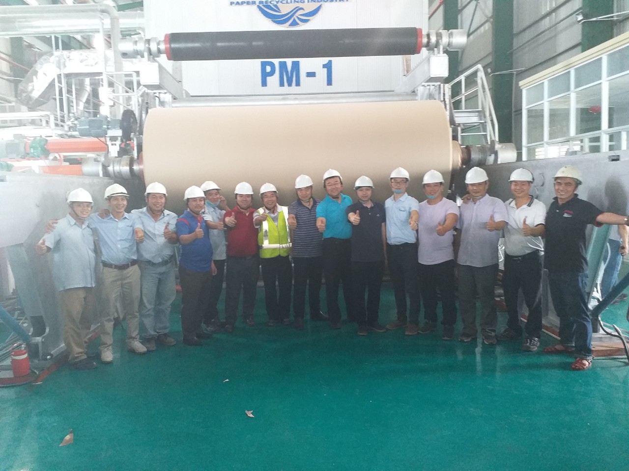 2020年12月，越南魁源纸业4000/550箱板纸顺利开机出纸